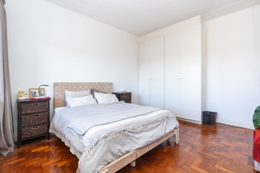 2 Bedroom Property for Sale in Vredehoek Western Cape